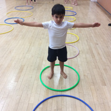 Reception balance, jump and travel in PE