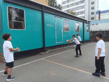Tag rugby skills in 5/6J