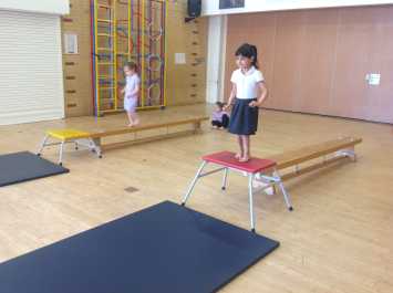 Nursery have their first apparatus lesson in PE