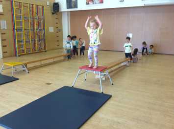 Nursery have their first apparatus lesson in PE