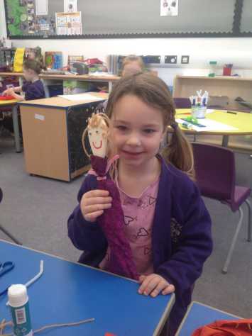 Nursery make wooden spoon dolls