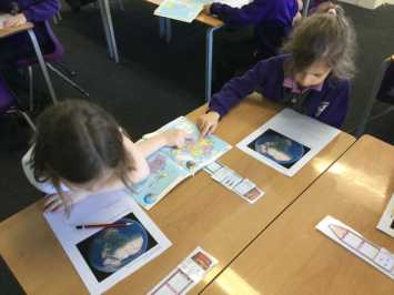 1L discover that the world is at their fingertips with an atlas!