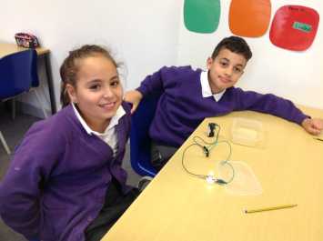 Electrical Circuits in 4L
