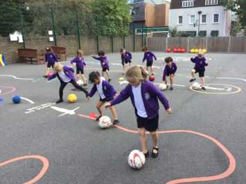 1L are encouraged to dribble in PE!